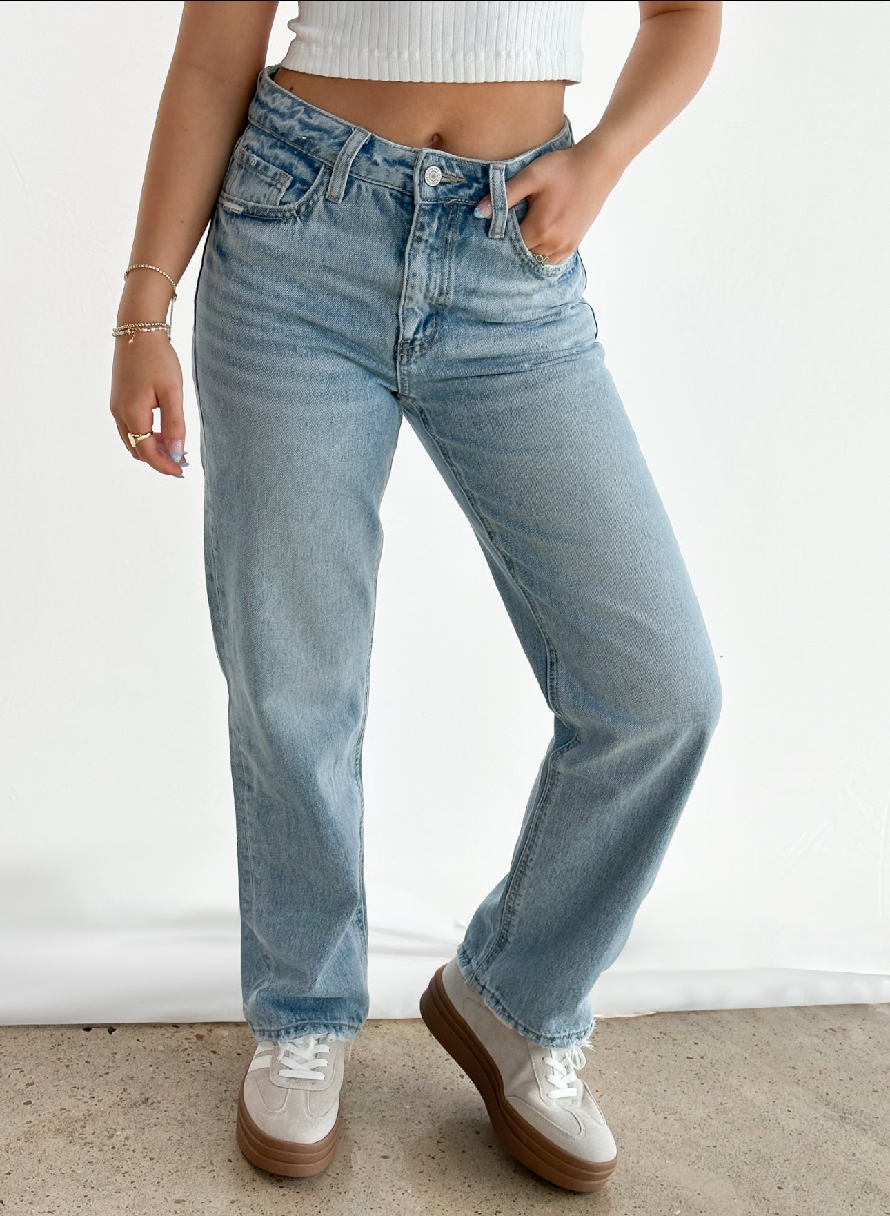 ENTERTAINING ANKLE SLIM JEAN