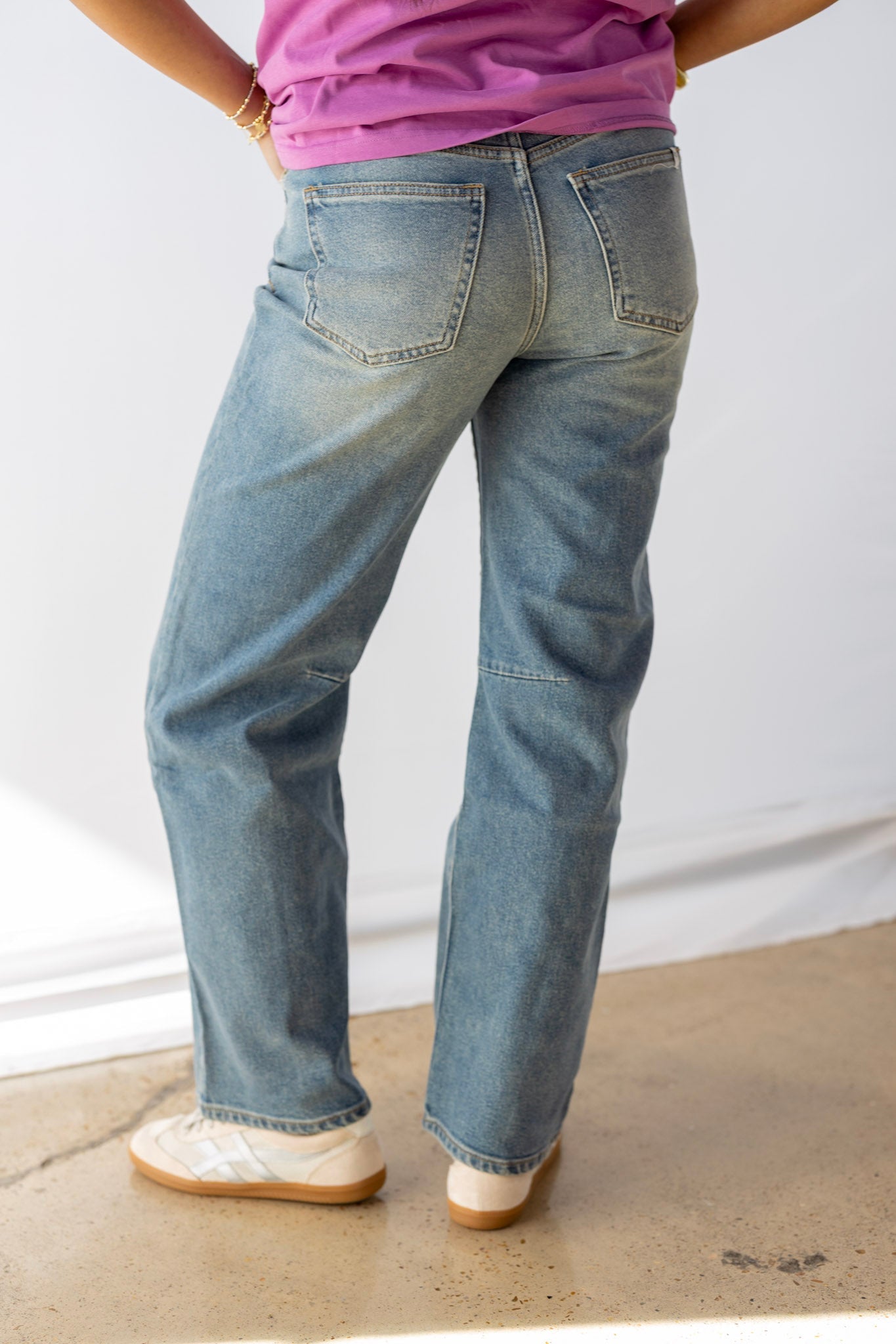 LASSO WIDE HIGH RISE BARREL JEAN