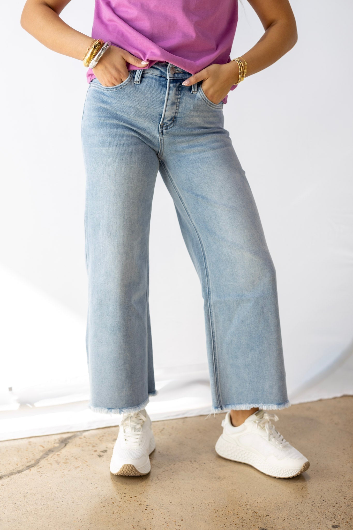 RESILIENT ANKLE WIDE JEAN