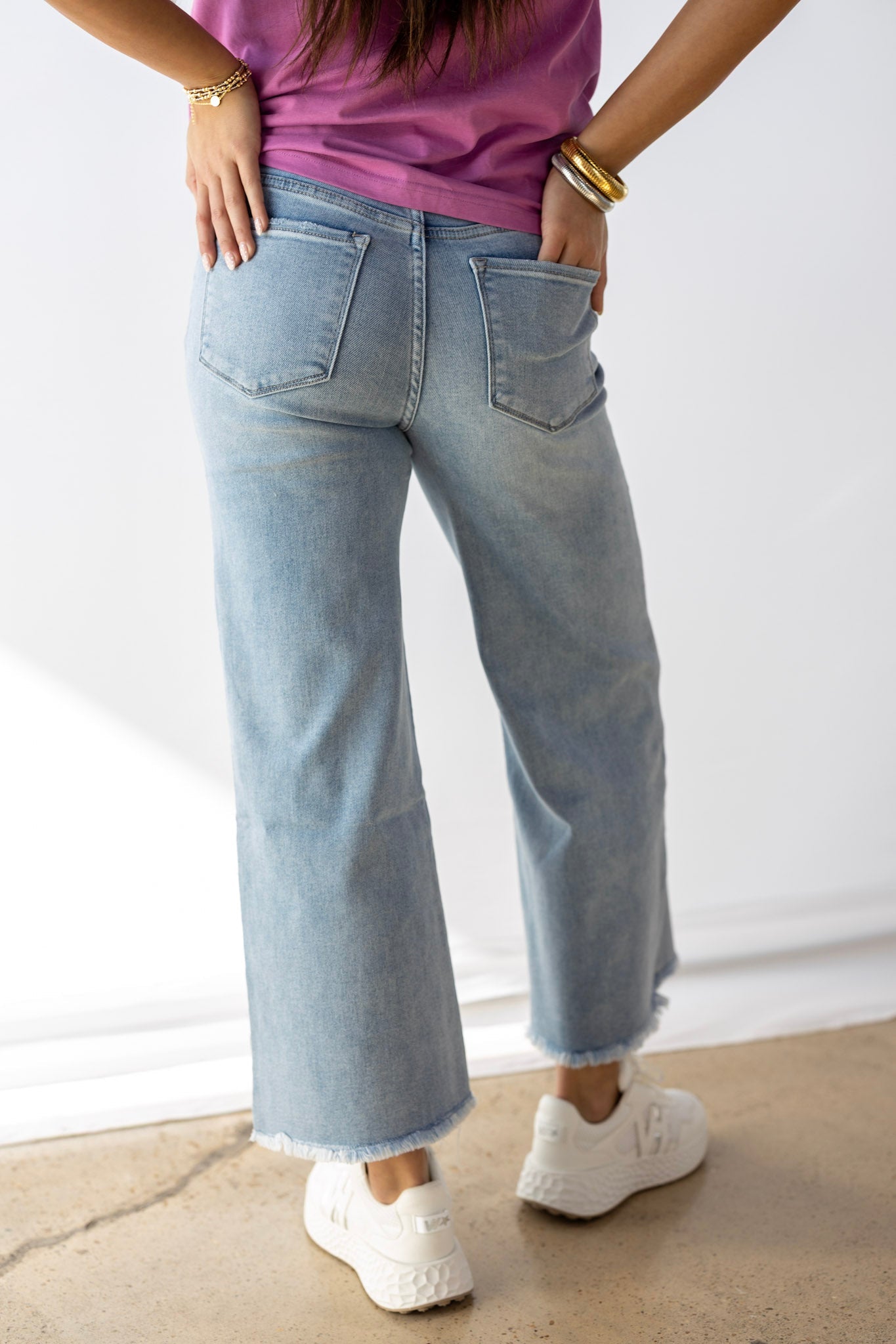 RESILIENT ANKLE WIDE JEAN